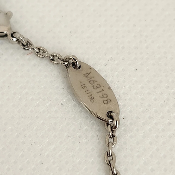 Louis Vuitton Essential V Supple Bracelet - Picture 5 of 10